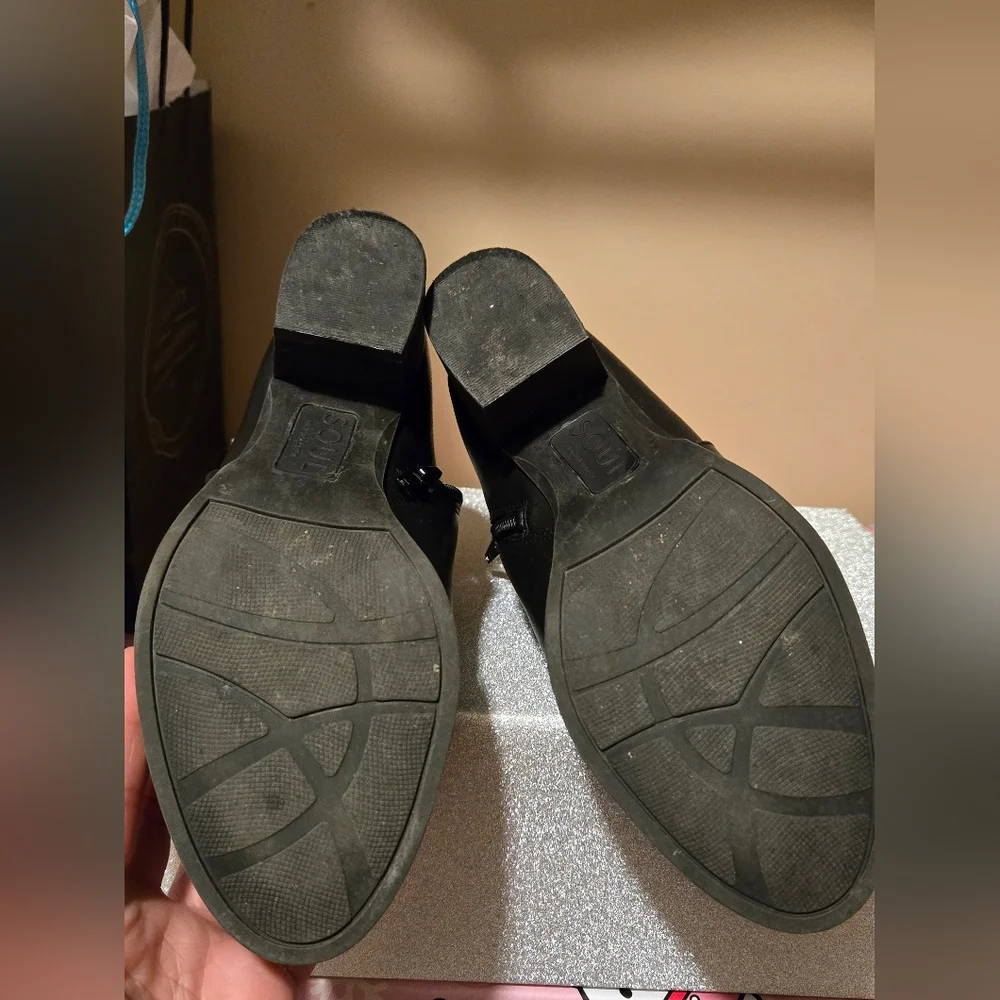 Ankle booties - Picture 3 of 5
